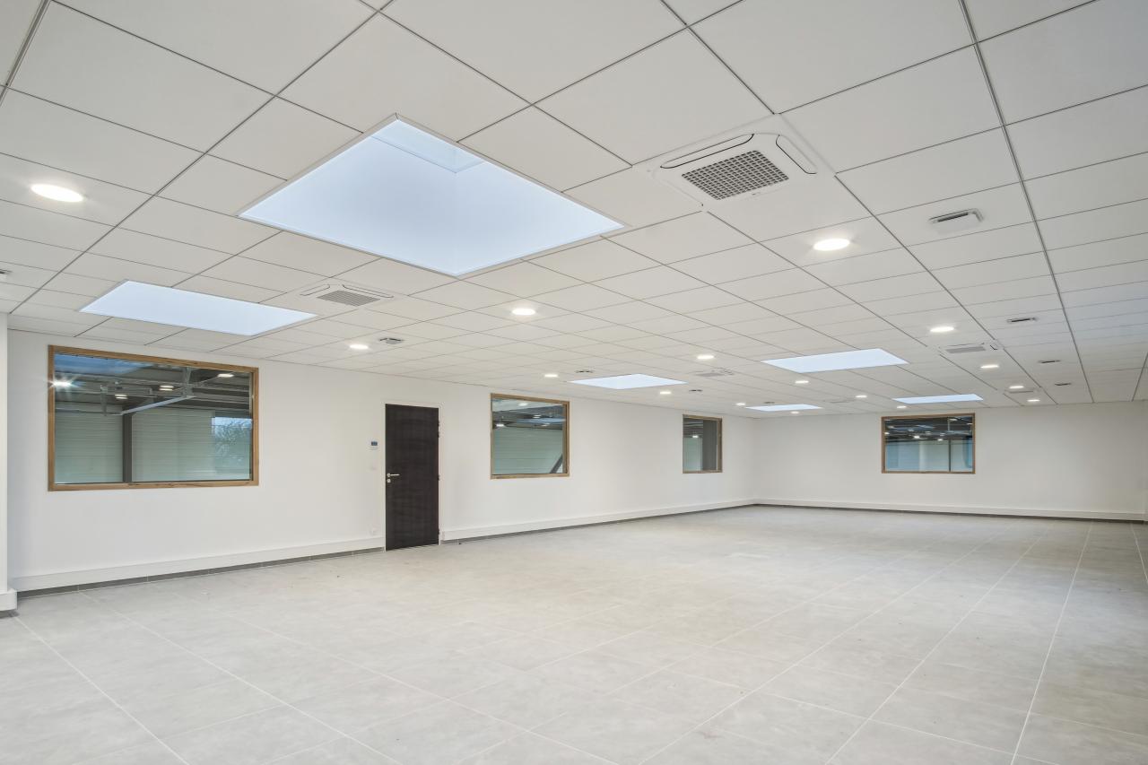 Local d'activité Vaires-sur-Marne 1280m² Location local d'activité Vaires-sur-Marne Seine-et-Marne OLACT2528966 8